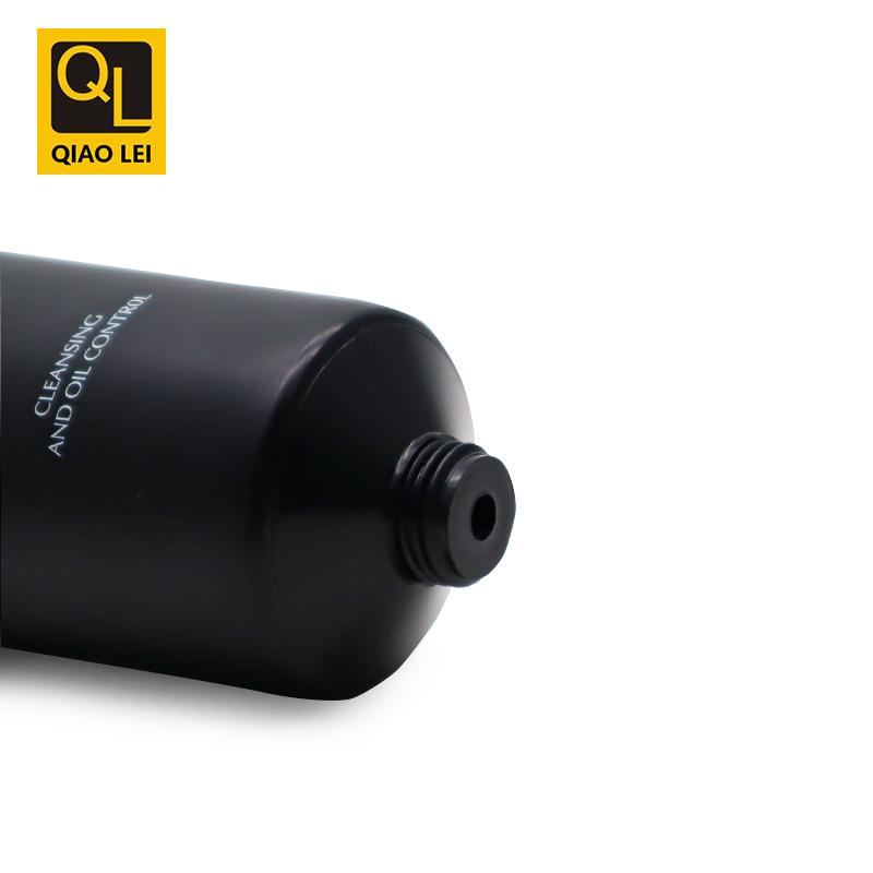 40 tube diameter, black cleanser hose, black clamshell